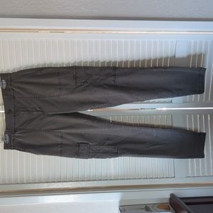 Sanctuary Standard Surplus olive green pants, size 28. Utility style pant